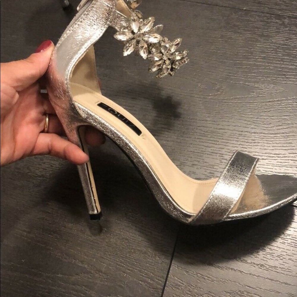 Shoes - Picture 2 of 10